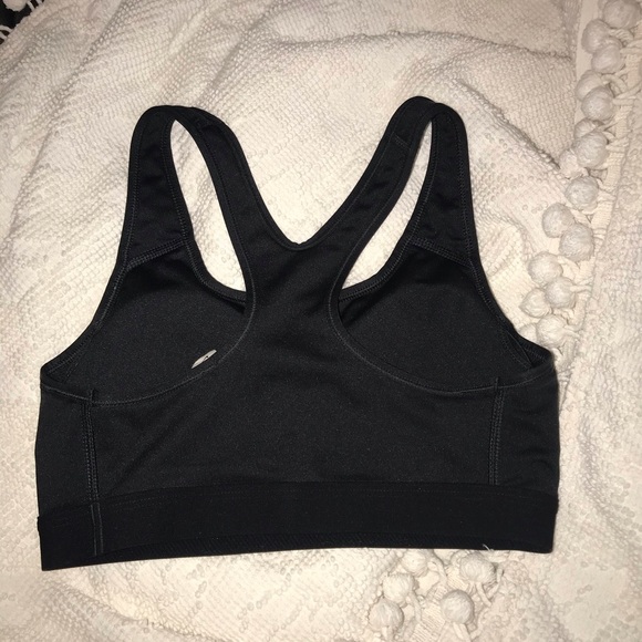 nike sports bra - Picture 2 of 3